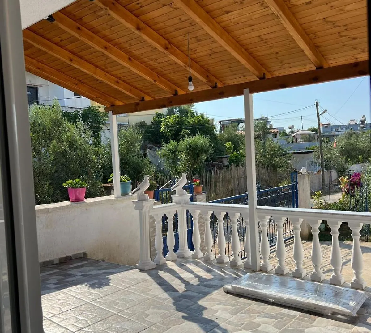 Vila Erioni Ksamil 0*,