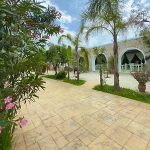  Oda ve Kahvaltı Rida Village Island